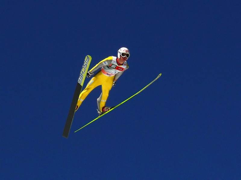 868 - YELLOW SKI JUMPER - BRICELJ BOGDAN - slovenia.jpg